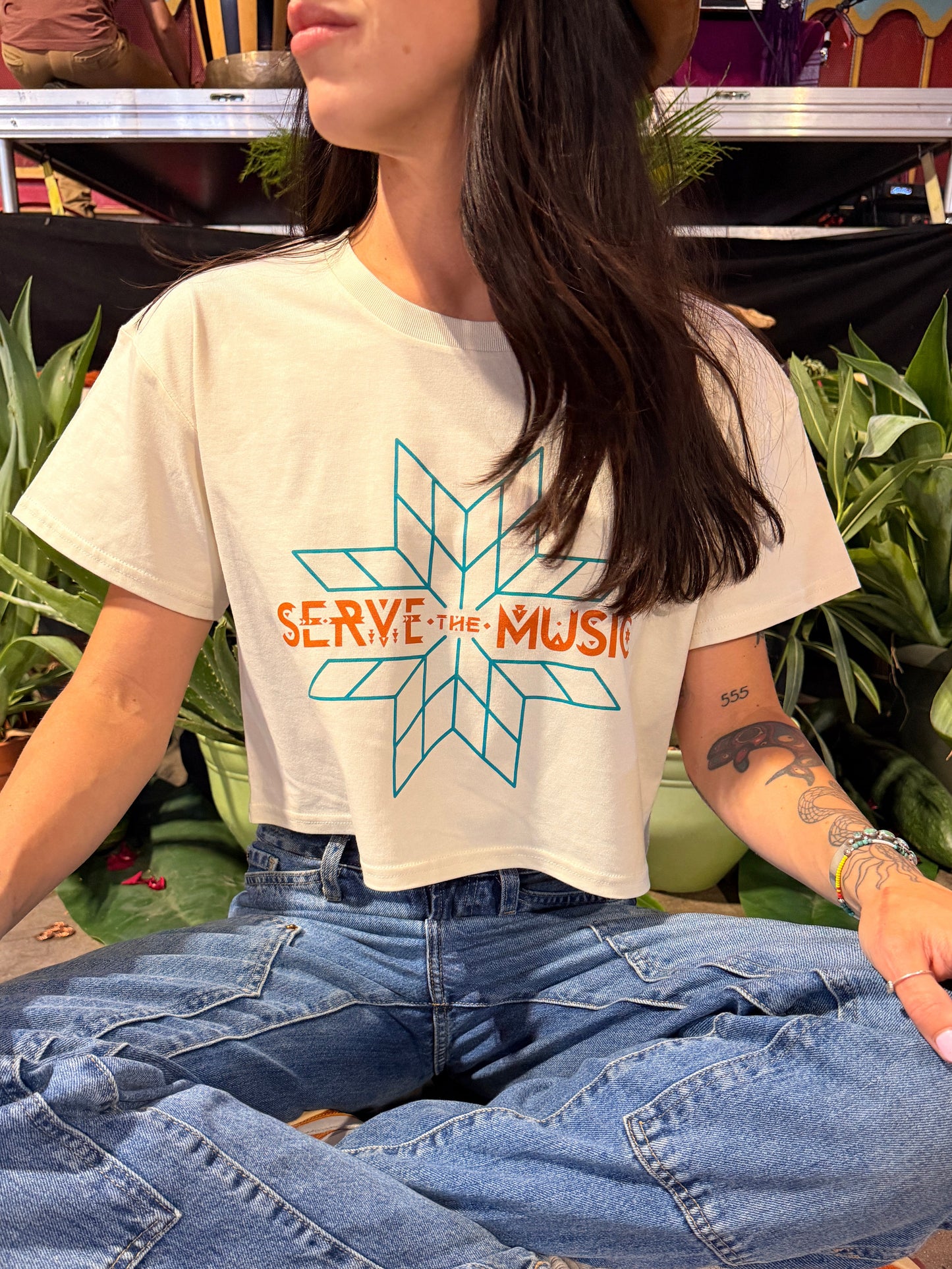 SERVE THE MUSIC CROP TEE